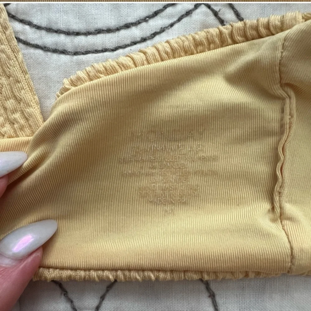 Monday Swimwear Portugal Top sz M butterscotch crinkle